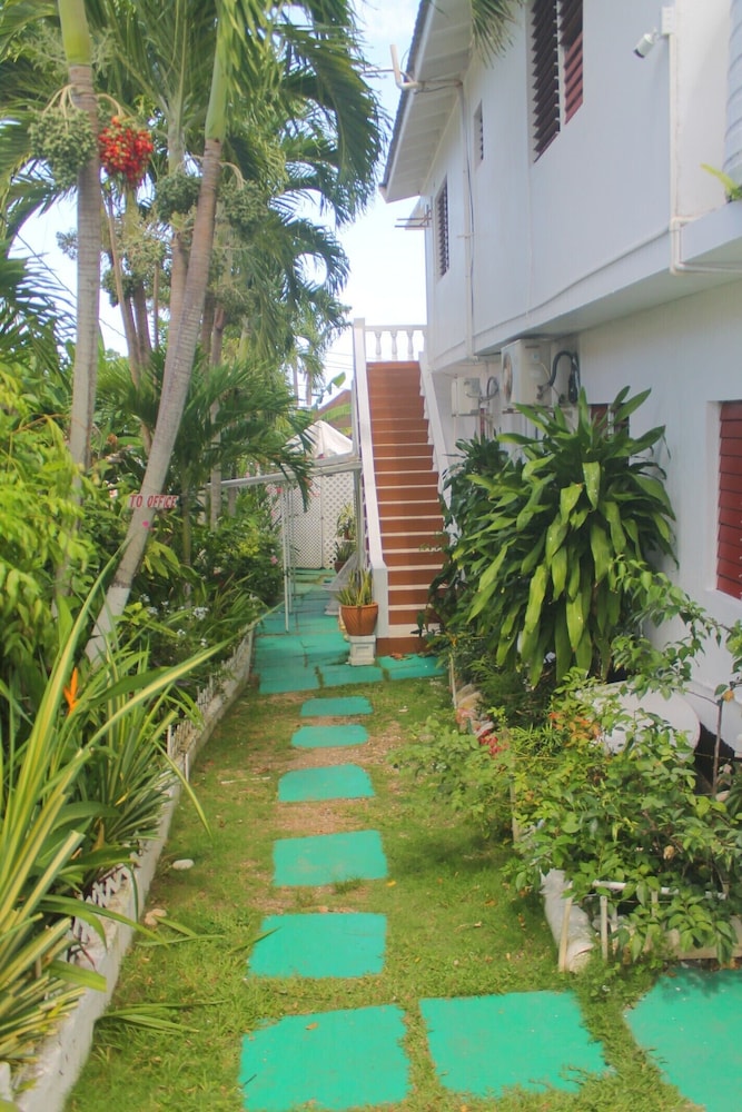 

Trieste - Ocho Rios - Hunter's Rest Villa
