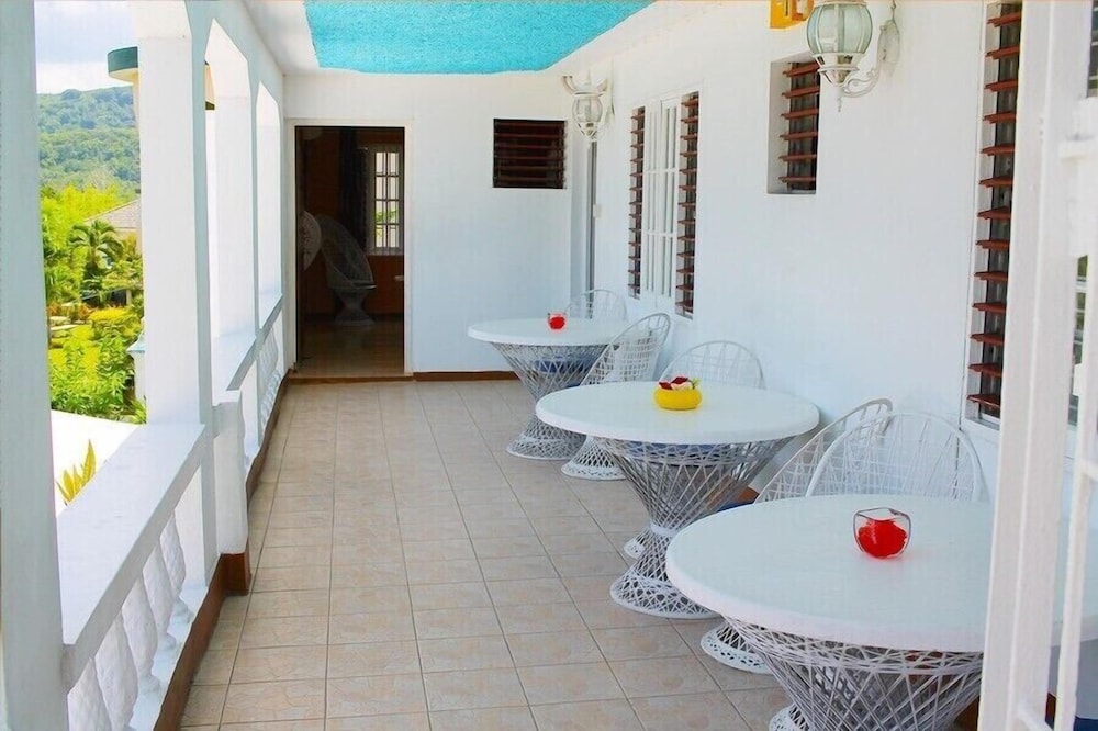 

Verona - Ocho Rios - Hunter's Rest Villa