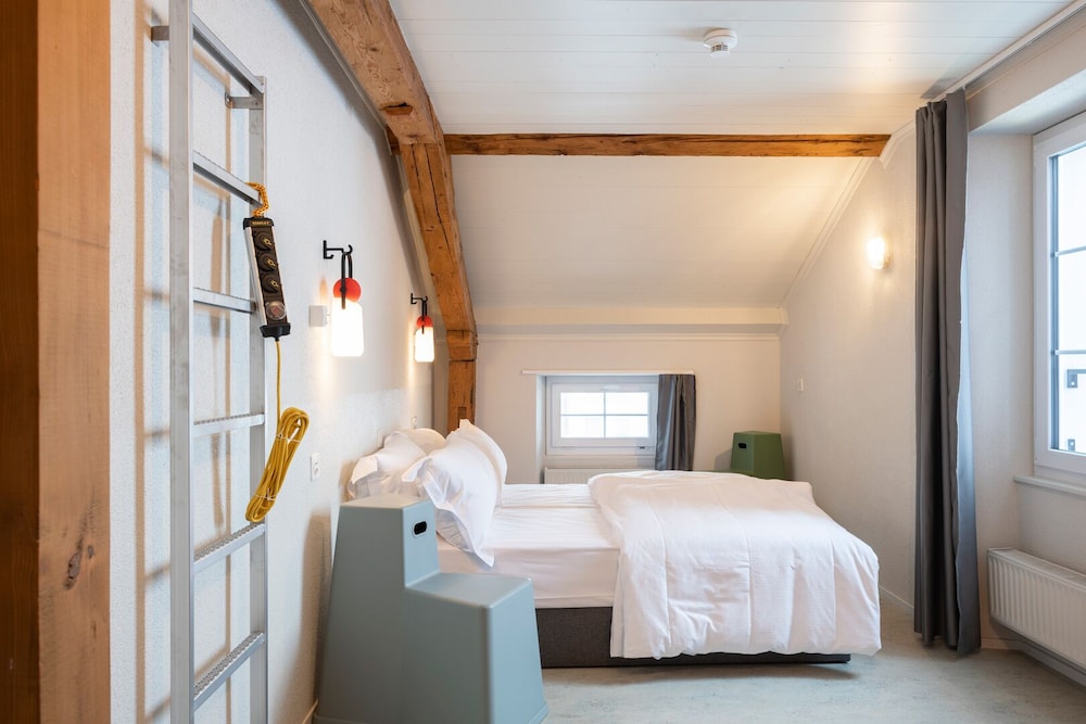 

Napoli - Champéry - Peanut Mountain Lodge & Le Communal