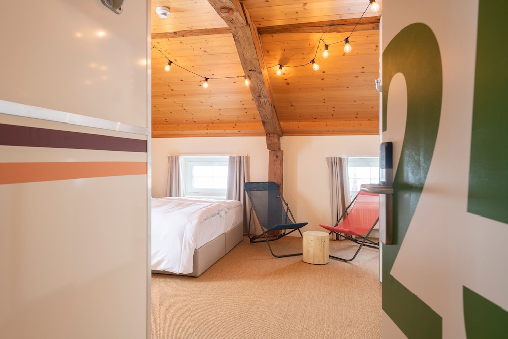 

Roma - Champéry - Peanut Mountain Lodge & Le Communal