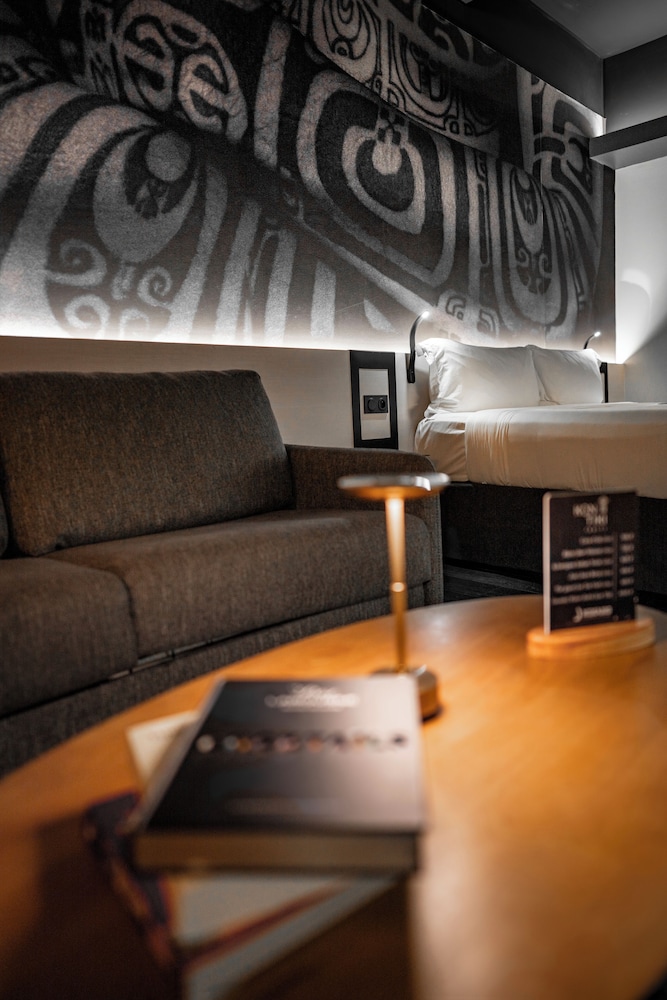 

Milano - Tahiti, Polinesia francese - Boutique Hotel Kon Tiki Tahiti