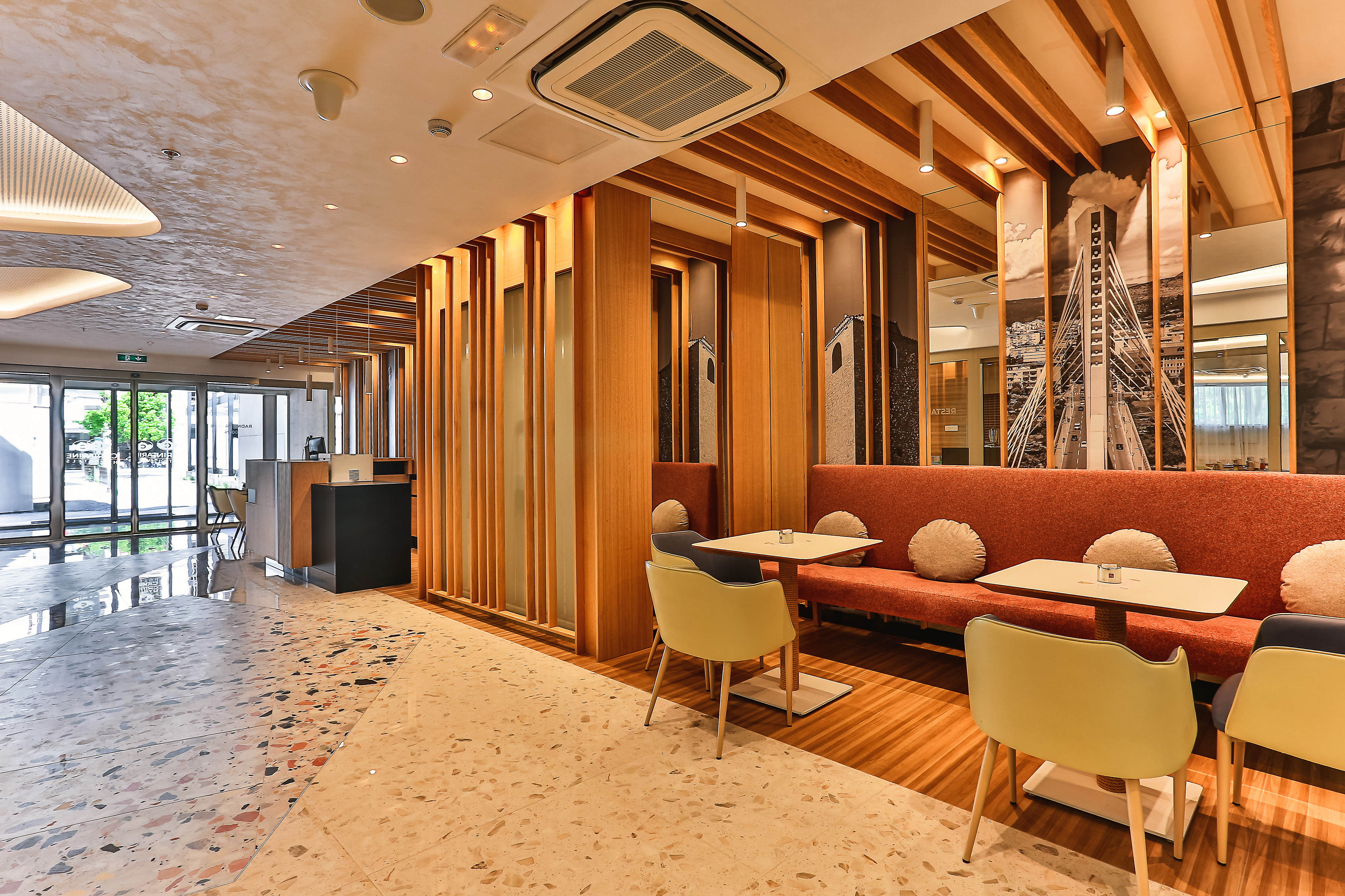 

Milano - Podgorica - Carine Hotel Centar