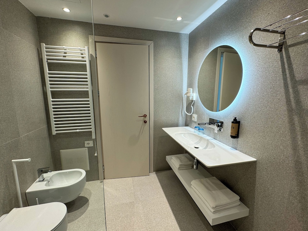 

Bari - Valona - Abi's Hotel & SPA Vlore