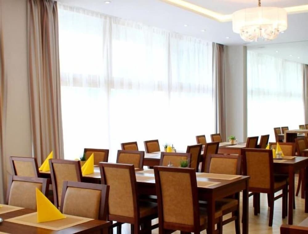 

Bologna - Praga, Aeroporto Václav Havel - Hotel Meritum
