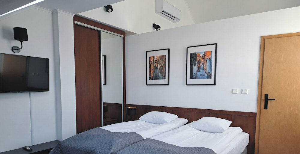 

Napoli - Konstancin-Jeziorna - Warsaw Apartments - Apartamenty Wilanów