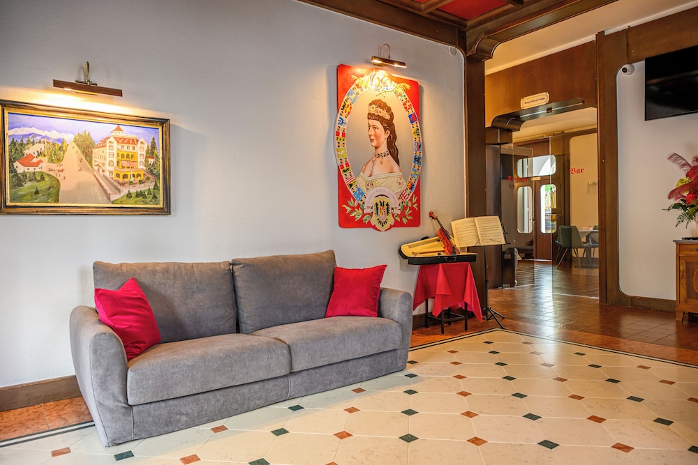 

Bari - Fondo - HOTEL REGINA DEL BOSCO