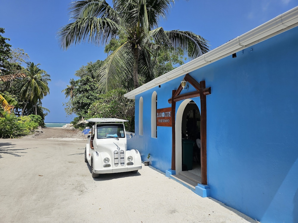 

Roma - Atollo di Baa - Island Luxury Fehendhoo