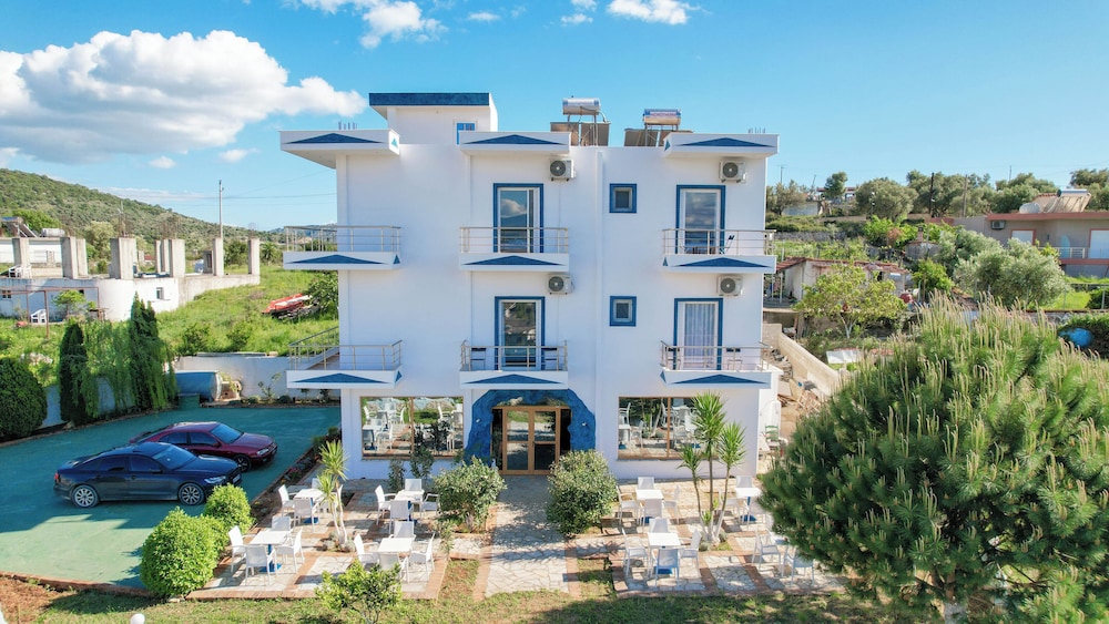 

Bari - Ksamil - Villa Antica