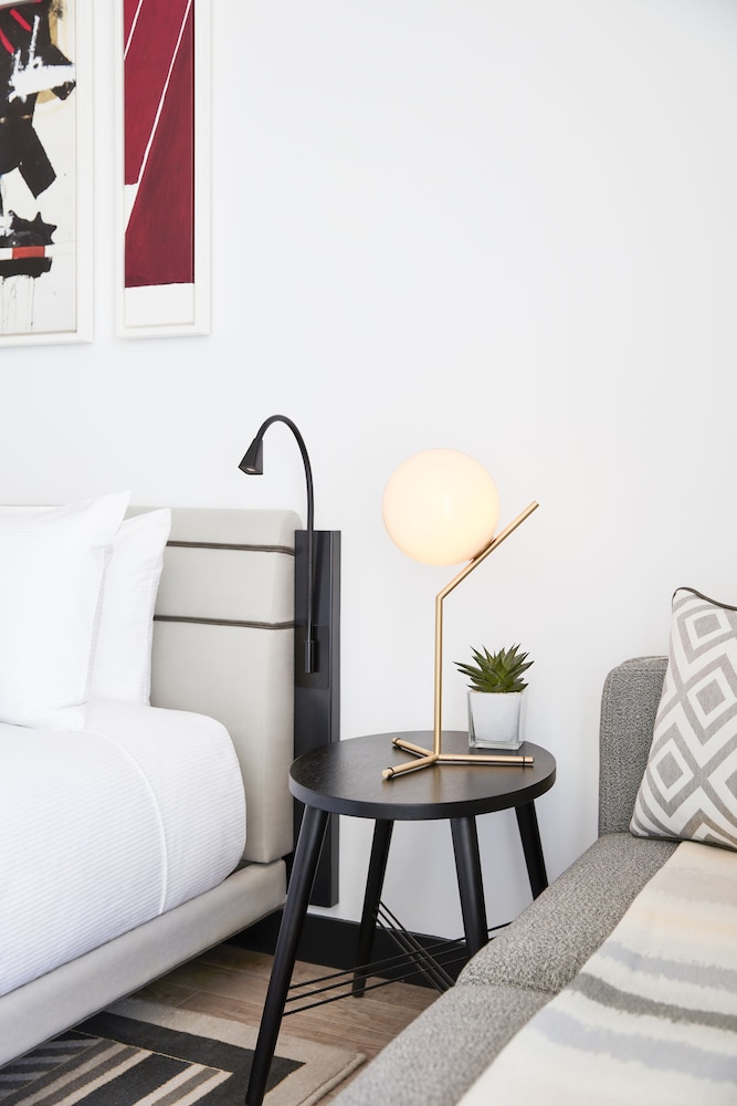 

Catania - Long Island City - The William Vale