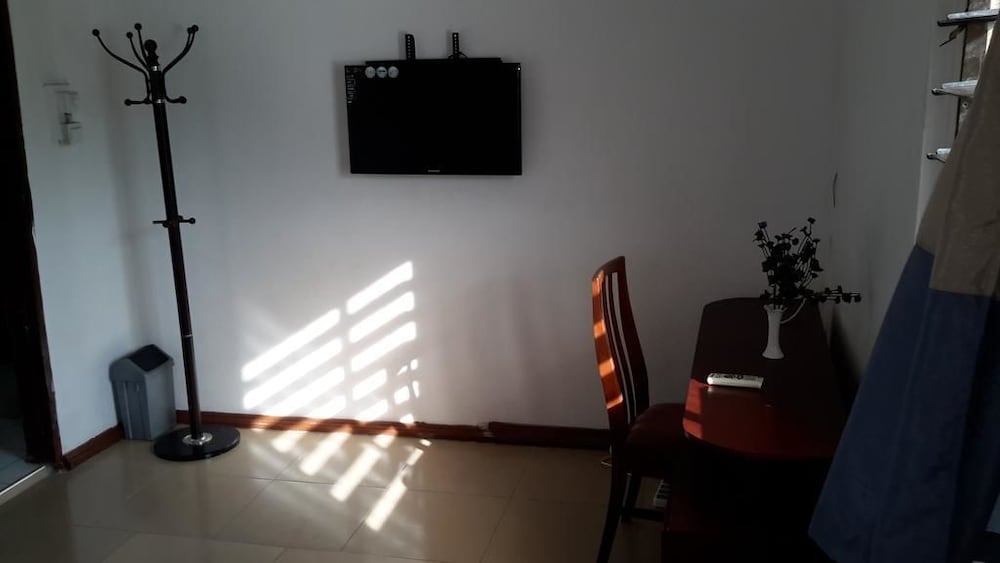 

Milano - Accra - Hotel De Zews