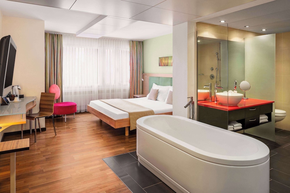 

Venezia - Baden, Switzerland - Ramada by Wyndham Baden Hotel du Parc
