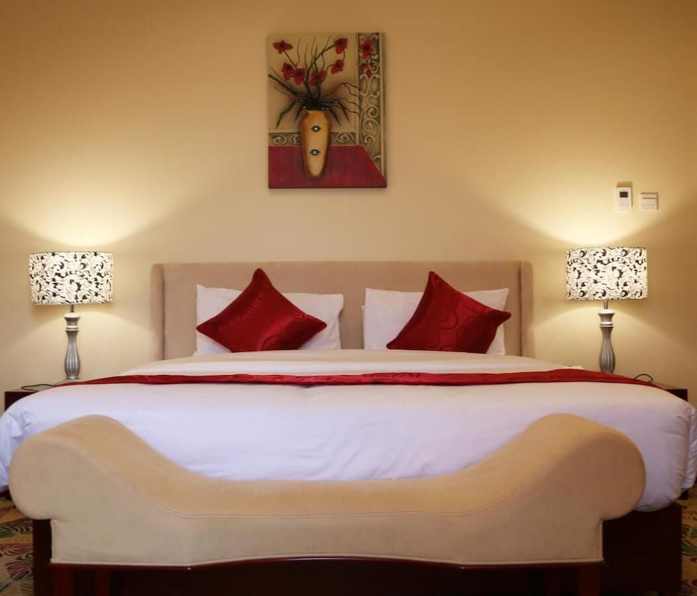 

Napoli - Sharjah - Red Castle Hotel