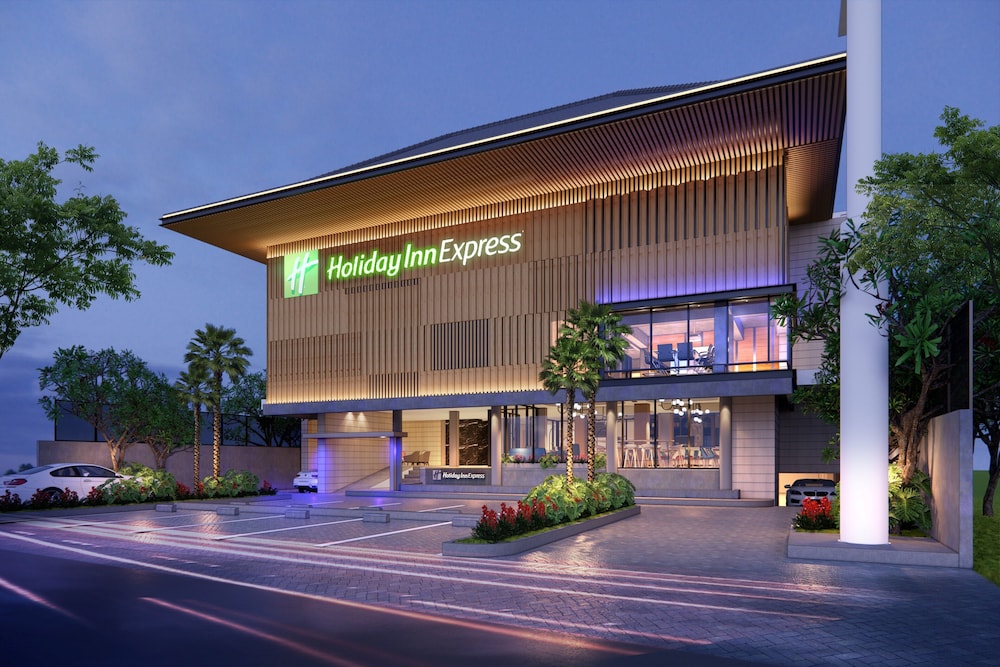 

Napoli - Sanur Beach - Holiday Inn Express BALI SUNSET ROAD