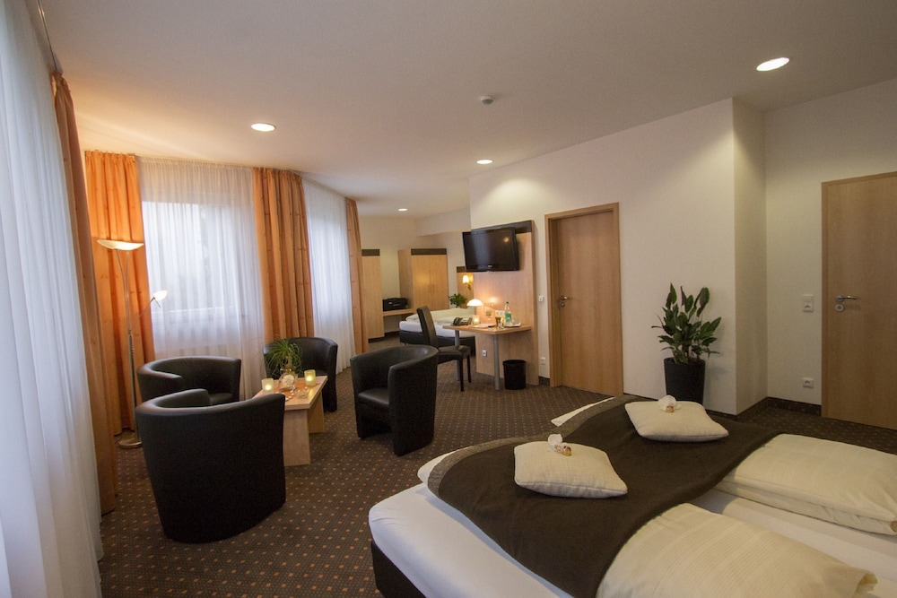 

Roma - Hürth - Hotel Am Freischütz