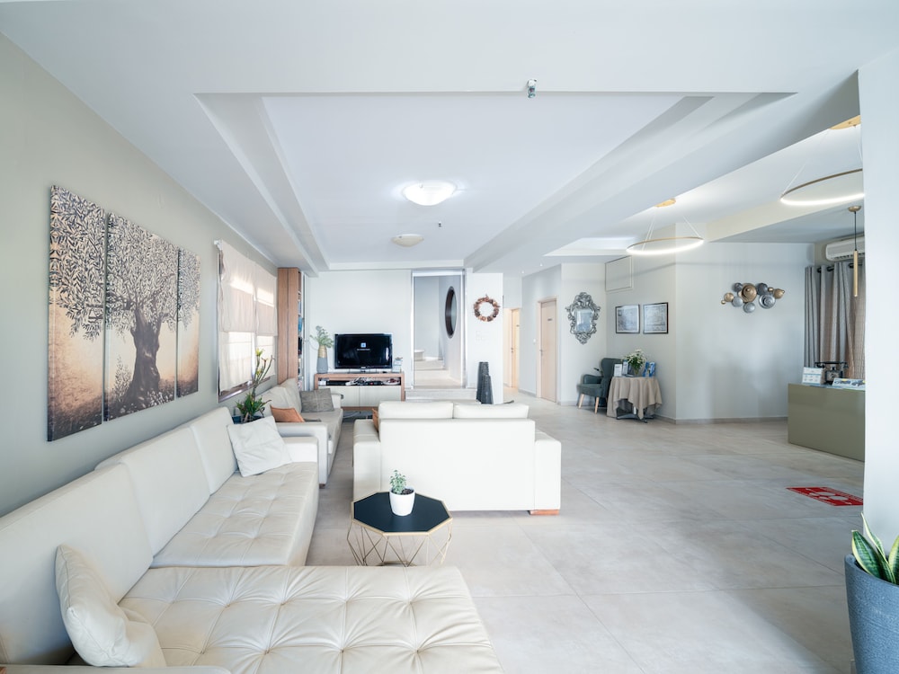 

Roma - Creta Est - Heraklion, Rethymno, Agios Nikolaos, Grecia - Georgia's Garden by Omilos Hotels