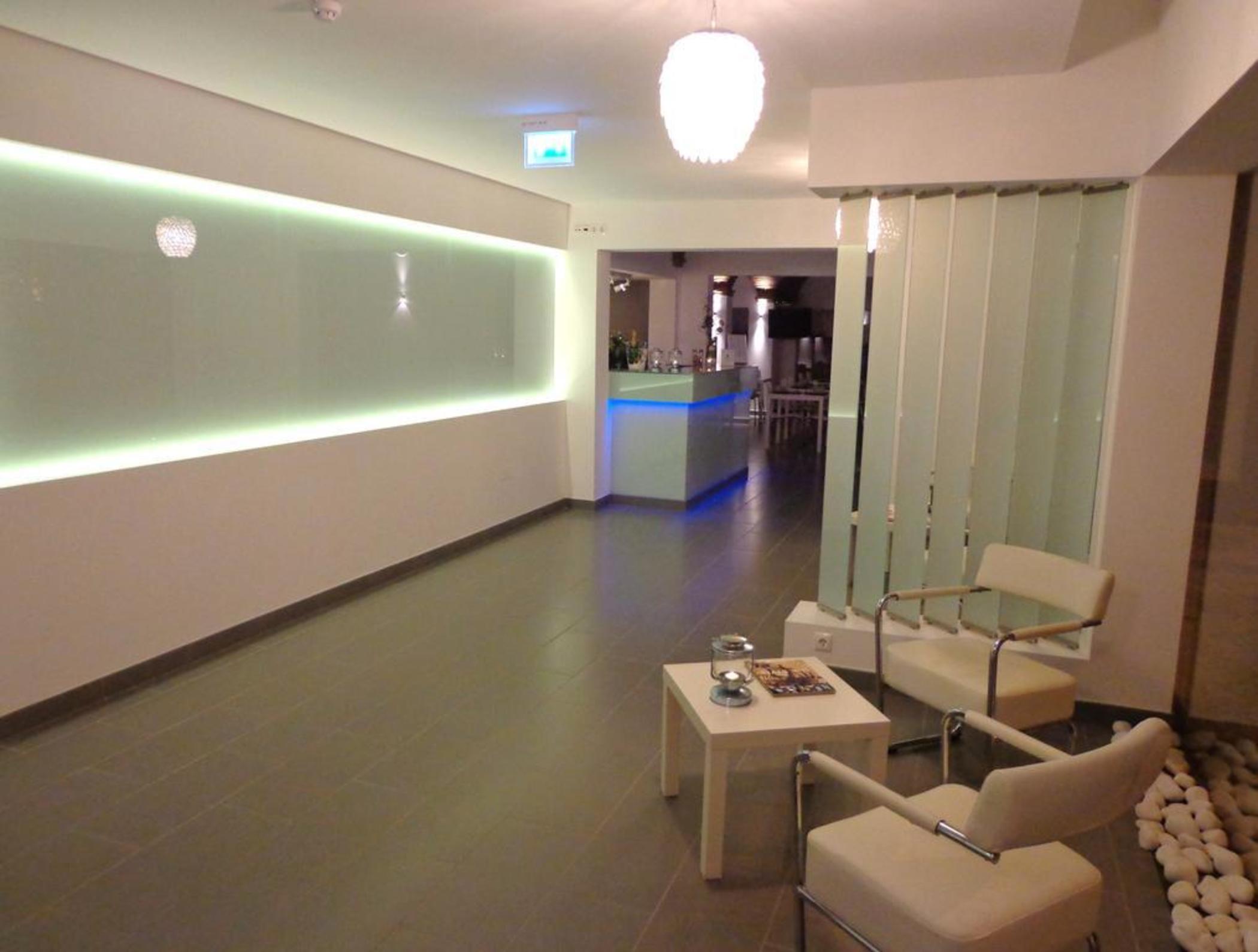 

Bologna - Faro - KR Hotels - Albufeira Lounge