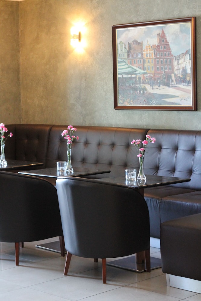 

Bari - Wroclaw - Business Hotel Vega Wrocław