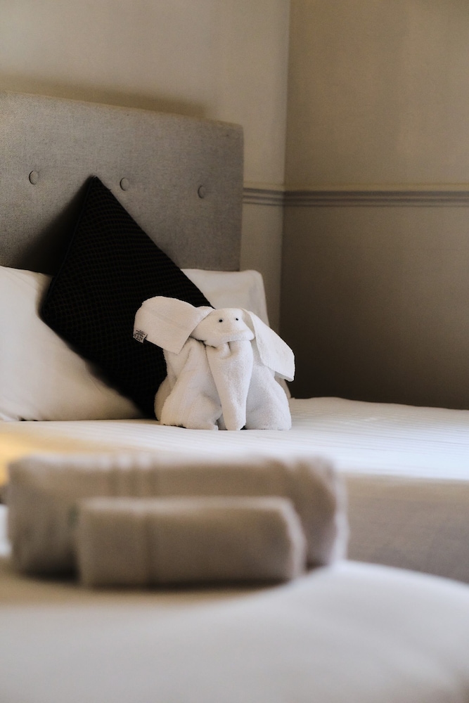 

Palermo - Perth - The Lovat Hotel