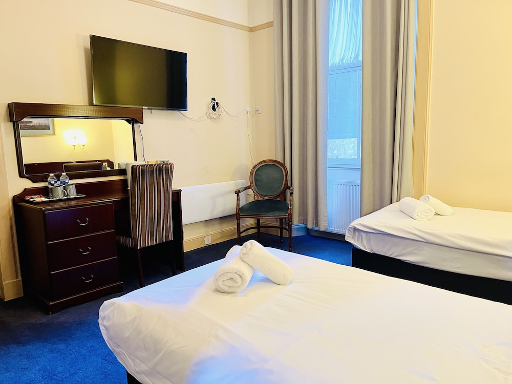 

Palermo - Perth - The Lovat Hotel