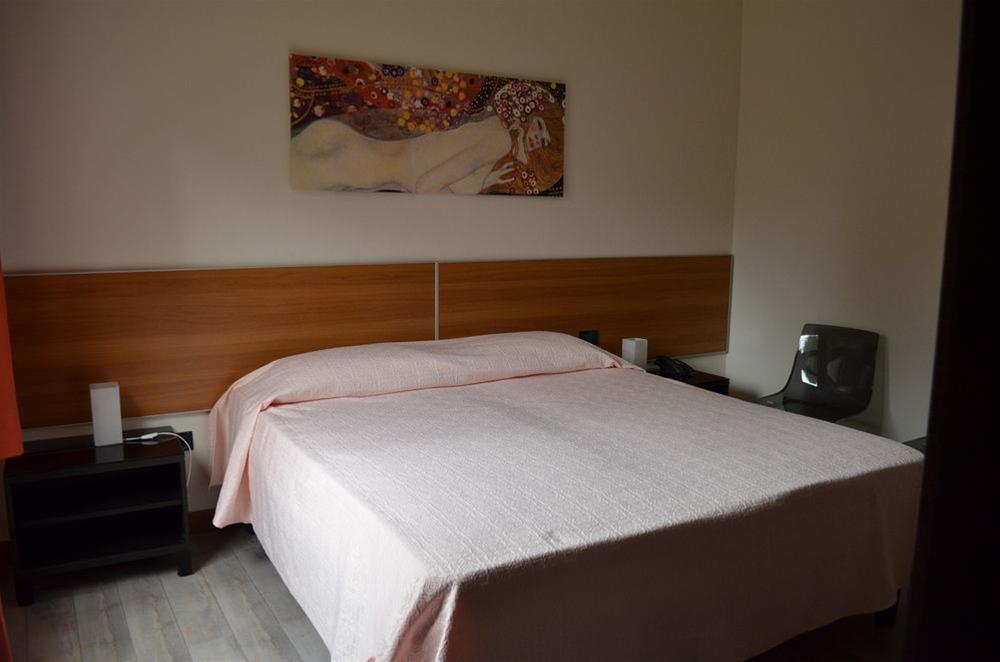 

Olbia - Venezia - Hotel Adria