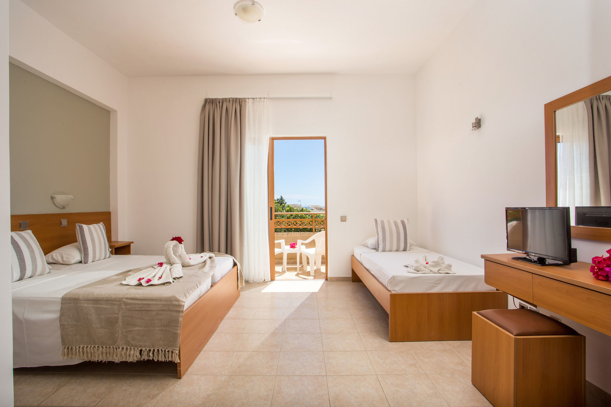 

Napoli - Lakhania - Ledras Beach Hotel