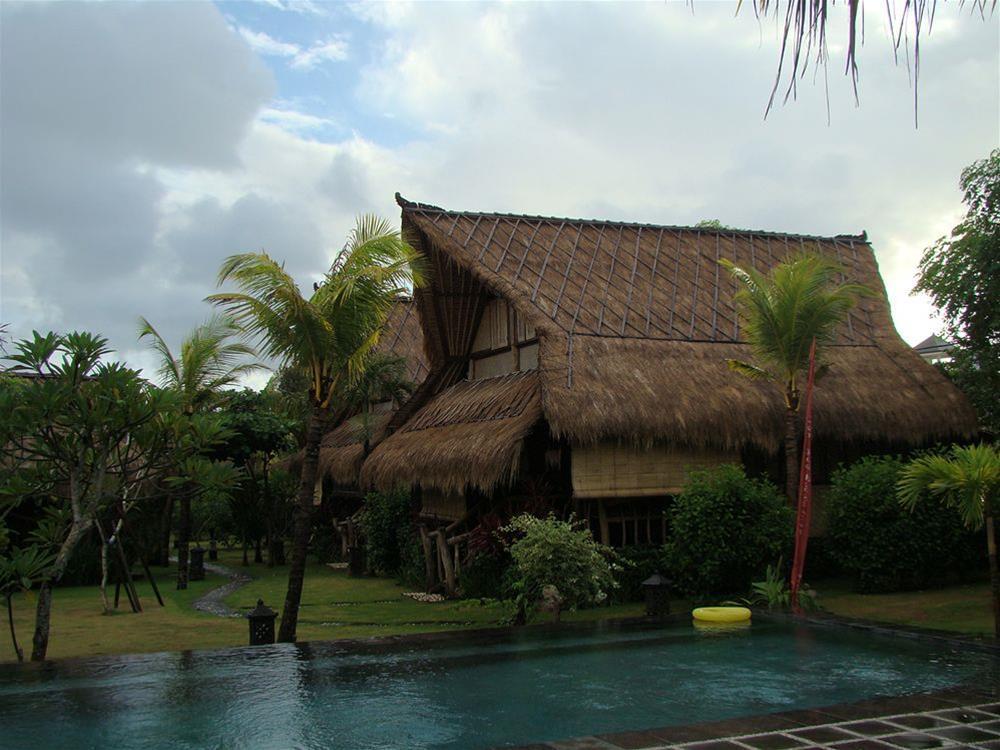 

Bari - Jimbaran - Bali - Flower Bud Bungalow Balangan