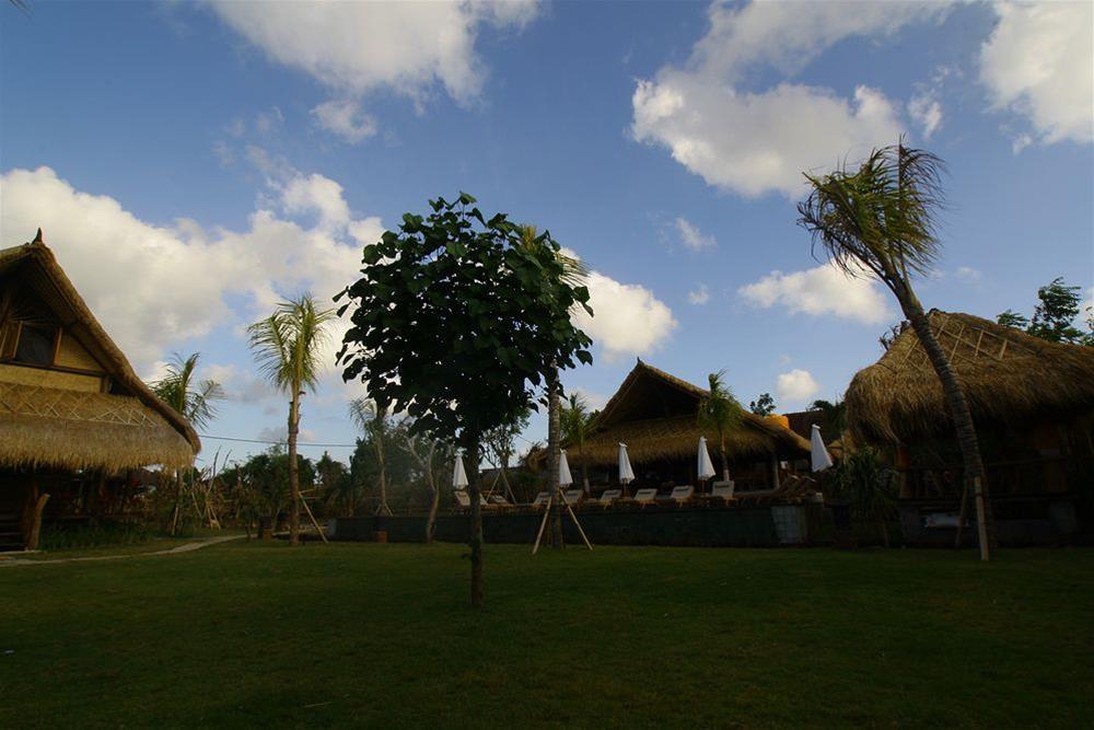 

Bari - Uluwatu - Flower Bud Bungalow Balangan