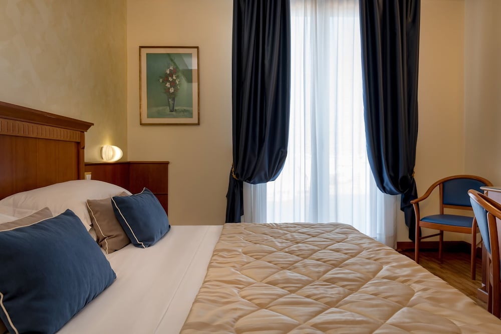 

Milano - Riviera Romagnola, Mare Italia - Hotel Bellevue