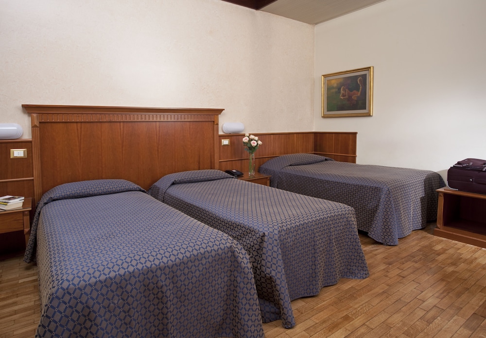 

Bari - Riviera Romagnola, Mare Italia - Hotel Bellevue