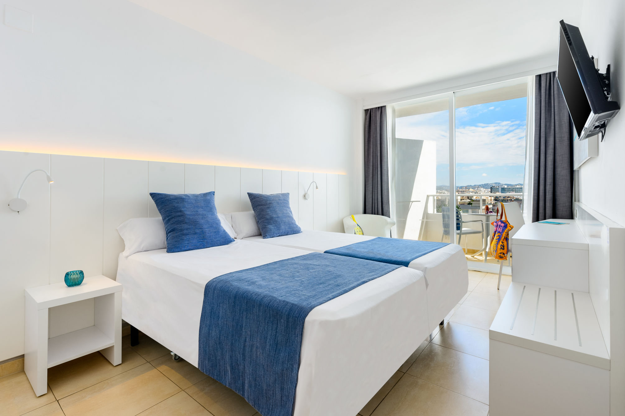 

Verona - Playa d'en Bossa, Ibiza - Hotel Vibra Algarb