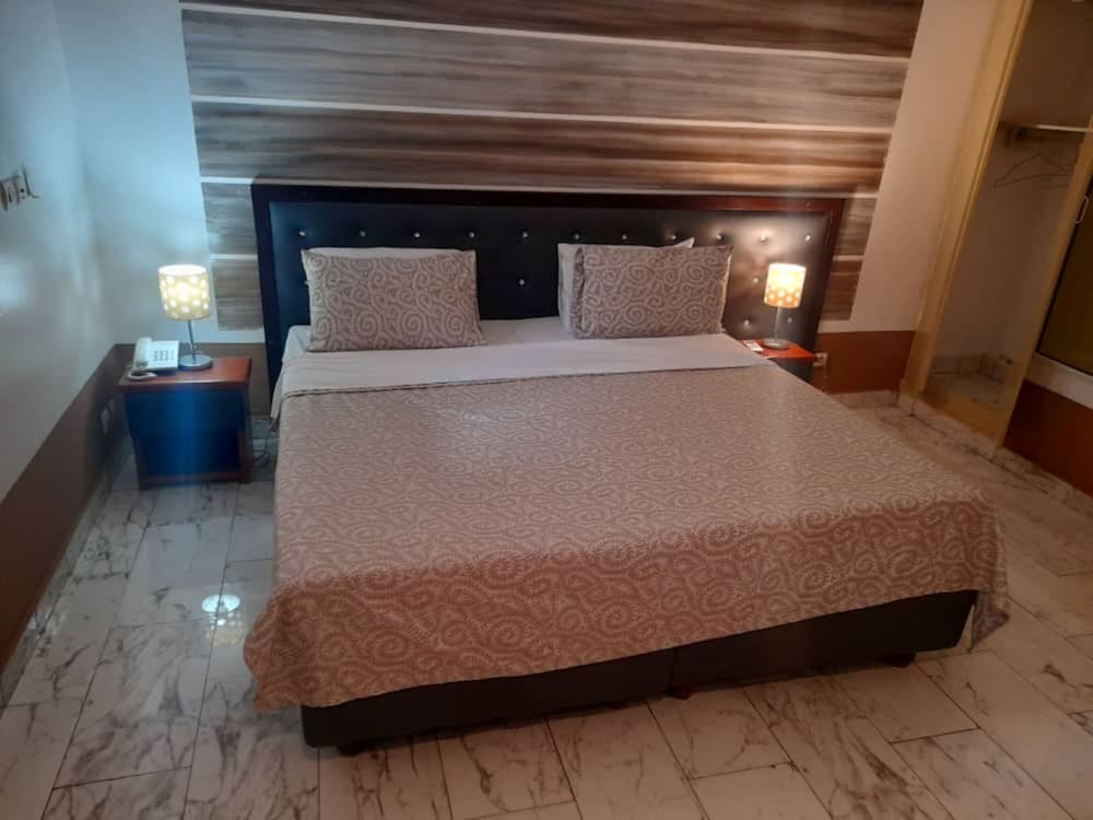 

Roma - Abidjan - Résidence Hôtel Carmel (Cocody)