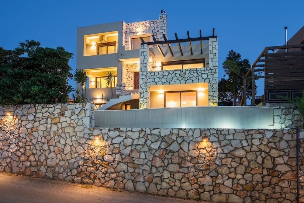 

Roma - Apokoronas - Villa Majestic Crete heated pool and sauna