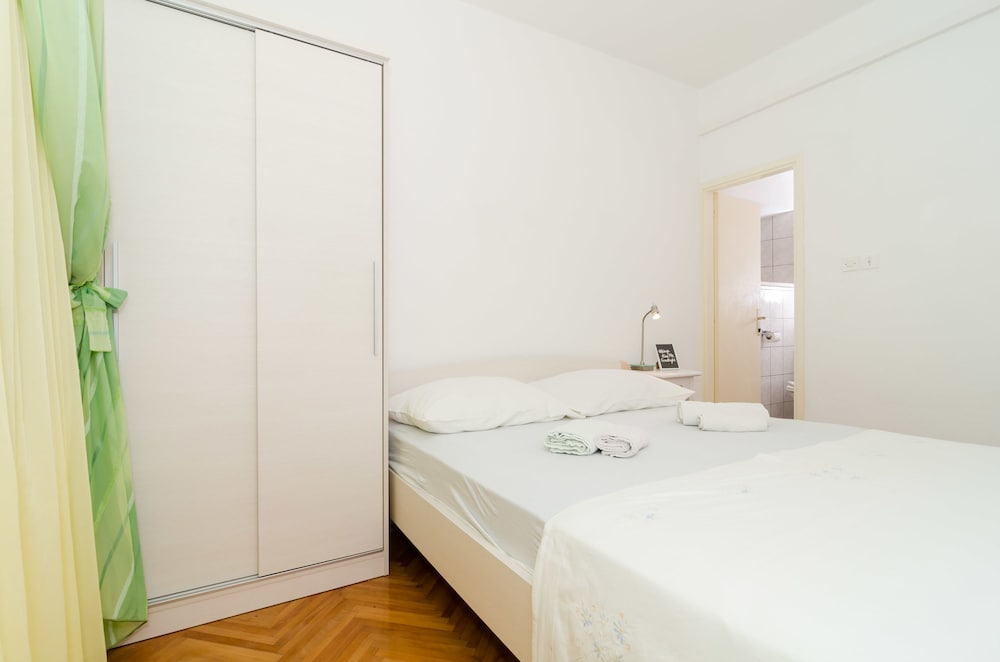 

Milano - Curzola - Apartments Nikolina