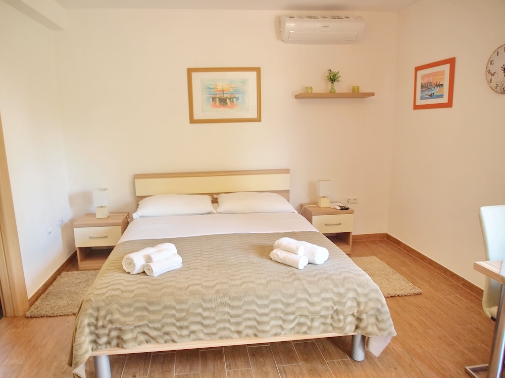 

Bari - Curzola - Apartments Villa Rea