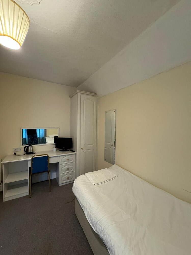 

Milano - Brighton - OYO Langford Hotel, Brighton & Hove