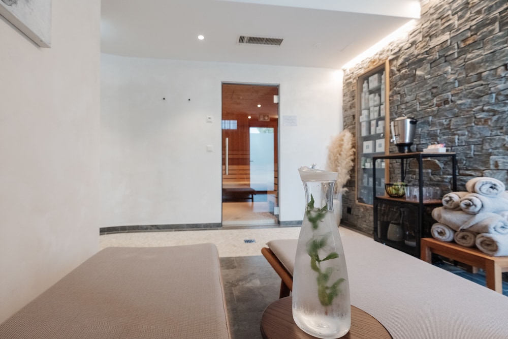 

Lamezia Terme - Crans-Montana - Boutique Hotel Panorama