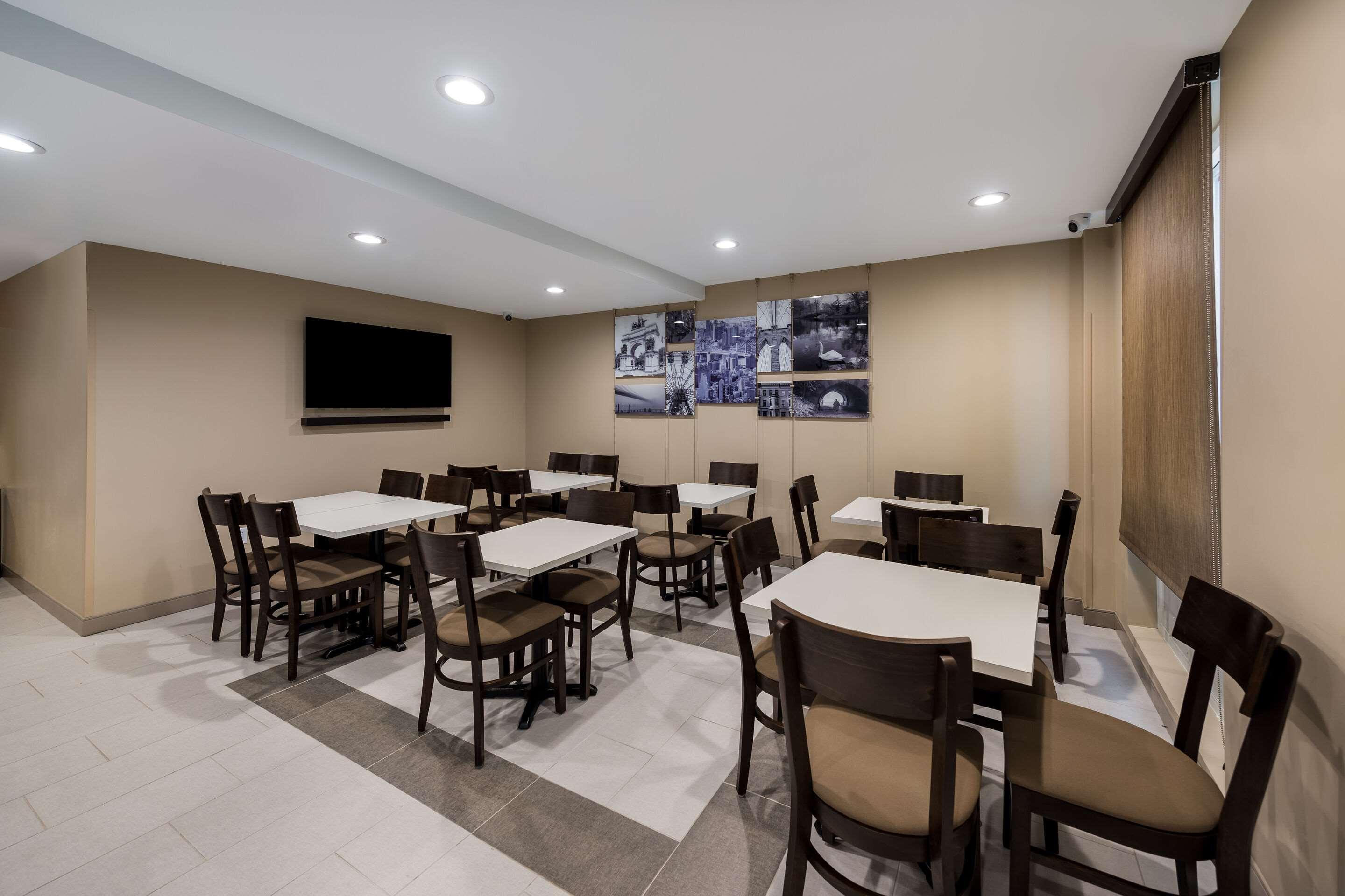 

Cagliari - Brooklyn (NY) - Sleep Inn Brooklyn - Sheepshead Bay