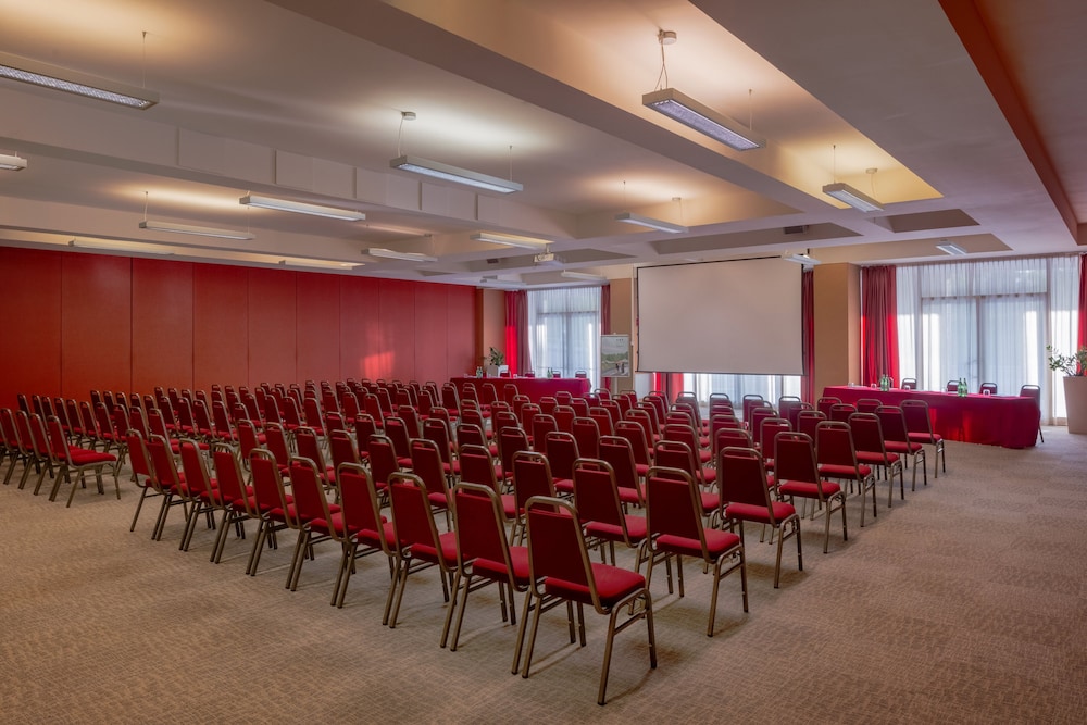 

Napoli - Lainate - UNAHOTELS Expo Fiera Milano
