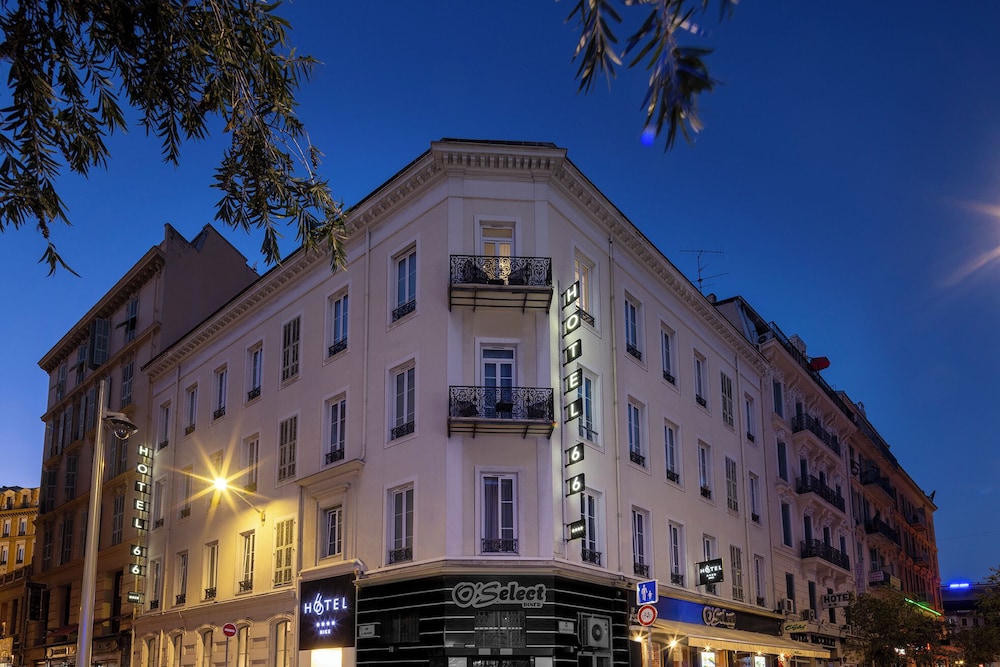 

Torino - Saint-Tropez - Hotel 66 Nice