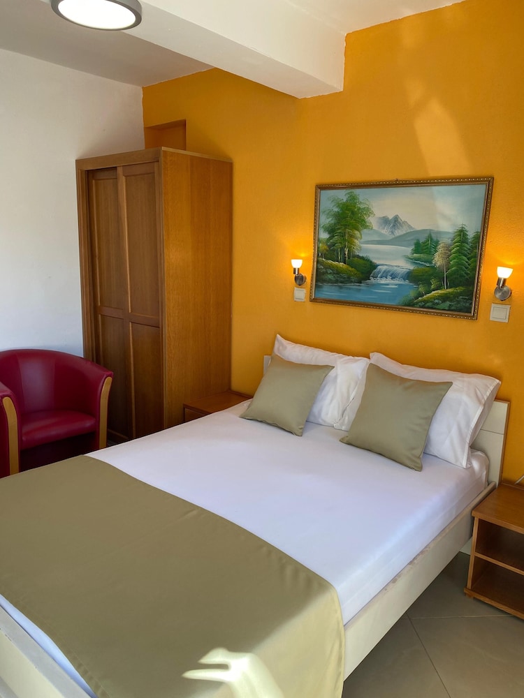 

Brindisi - Costa Montenegro - Hotel Kuc