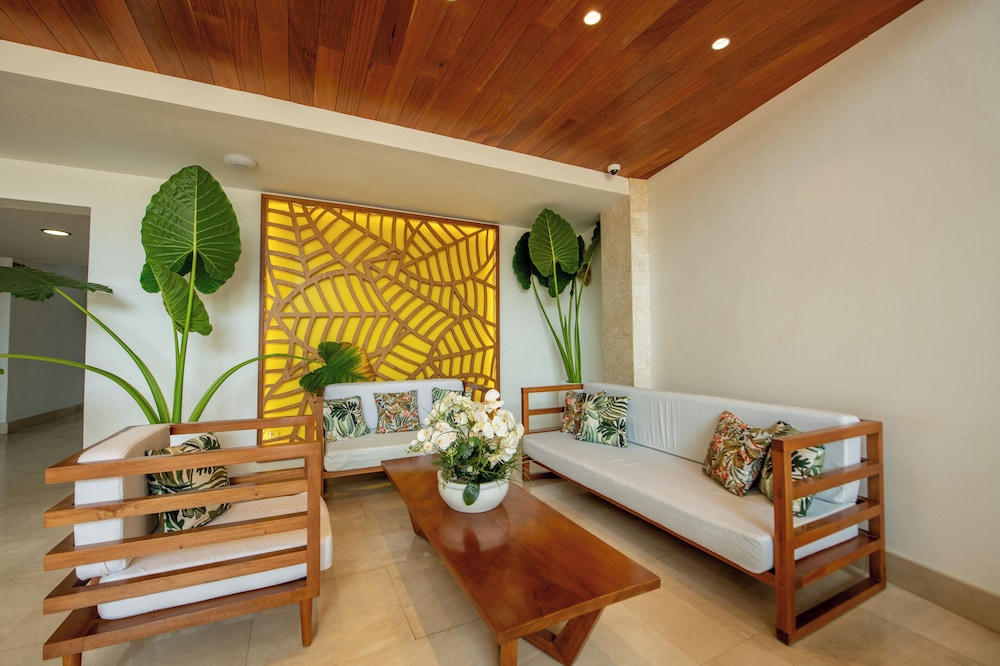 

Roma - Samana - Hacienda Samana Bay Hotel & Residence