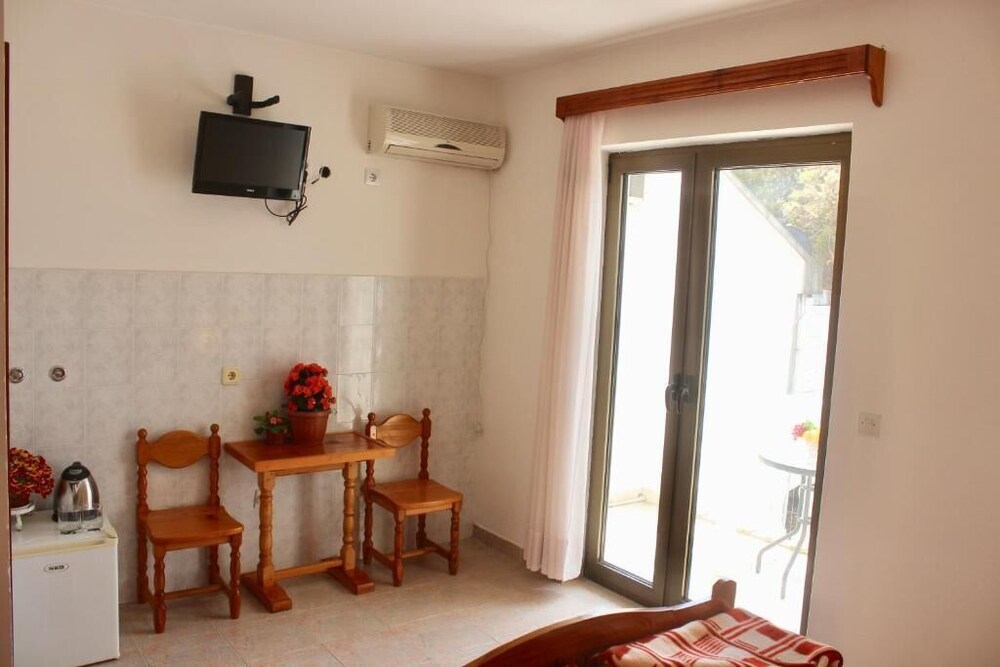 

Bologna - Sveti Stefan - Nir Apartments Budva