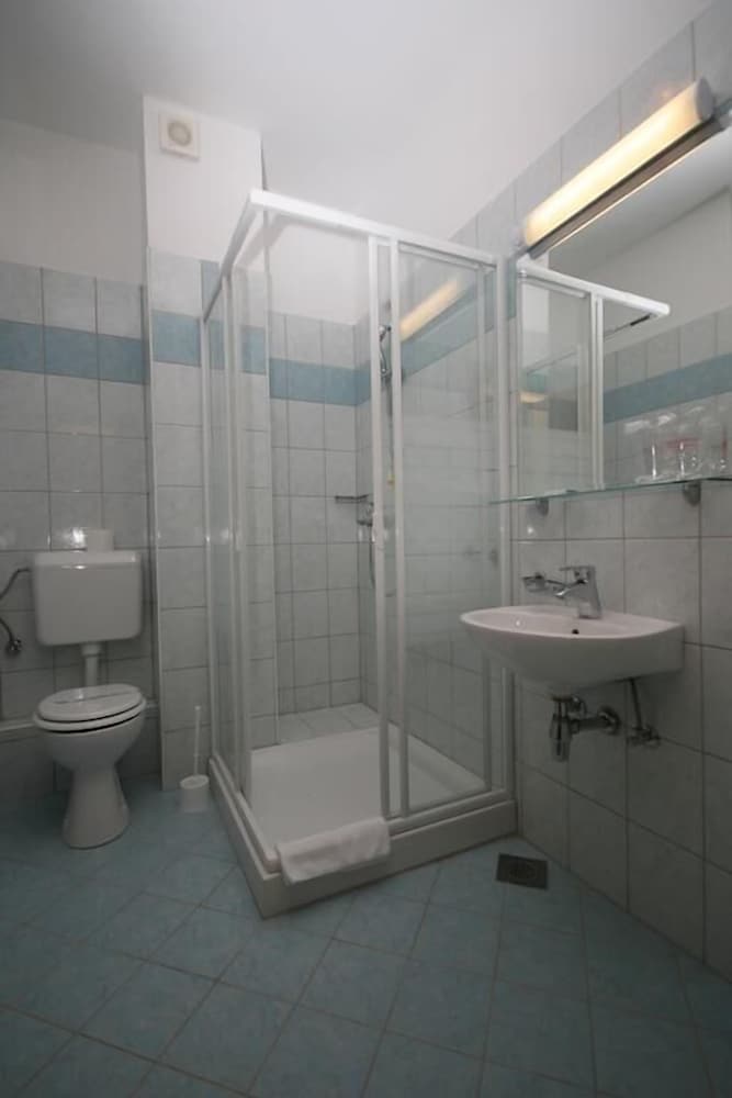

Milano - Sukošan - Hotel Porto