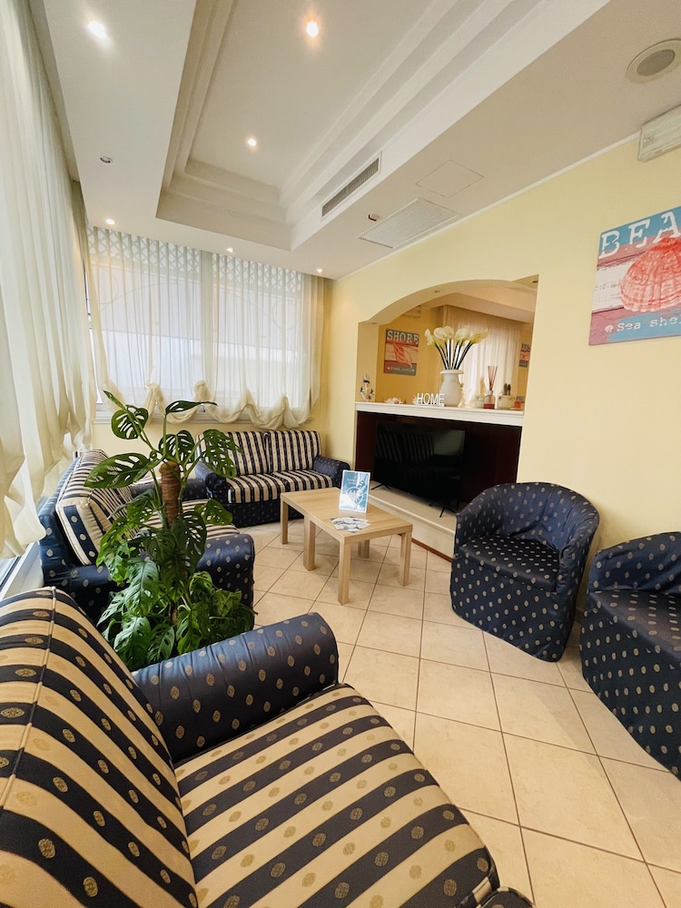

Palermo - Riccione - Mansarda Cannes
