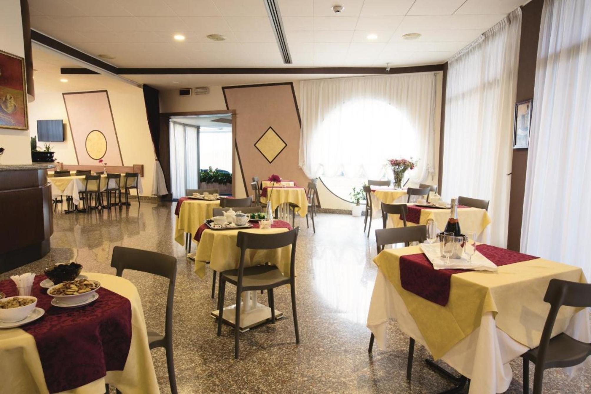 

Napoli - Milano - iH Hotels Milano St. John