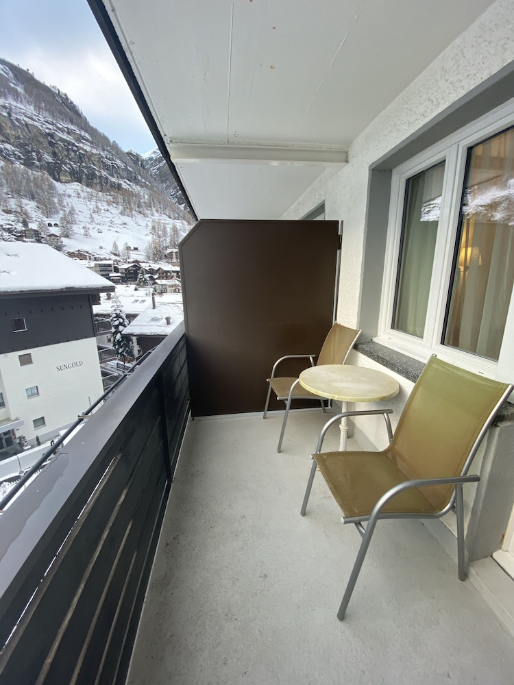 

Napoli - Zermatt - Hotel Adonis
