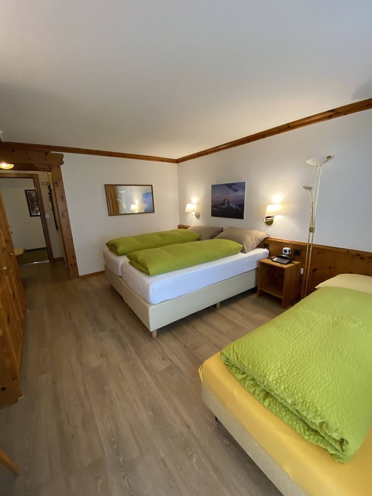 

Bari - Zermatt - Hotel Adonis