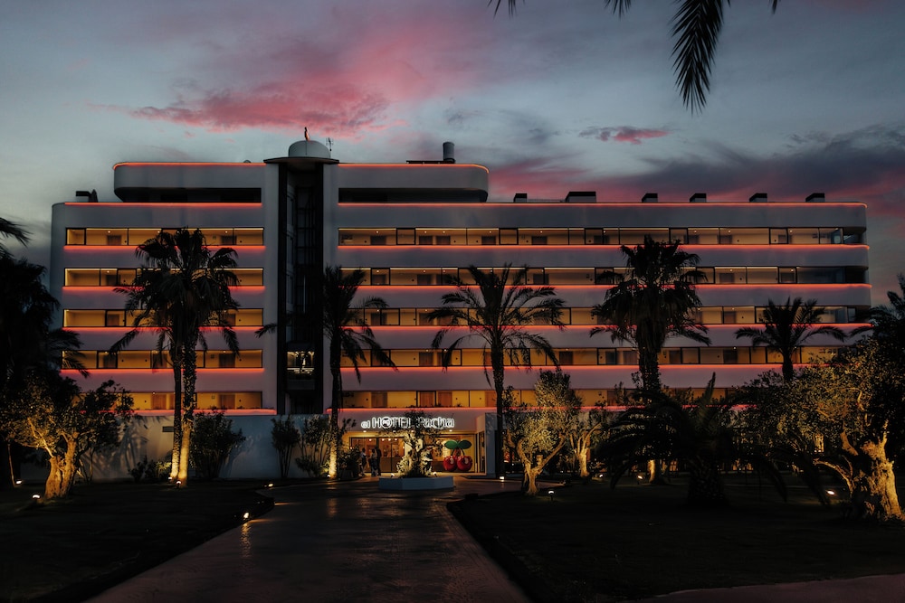 

Lamezia Terme - Ibiza città, Ibiza - Pacha Hotel
