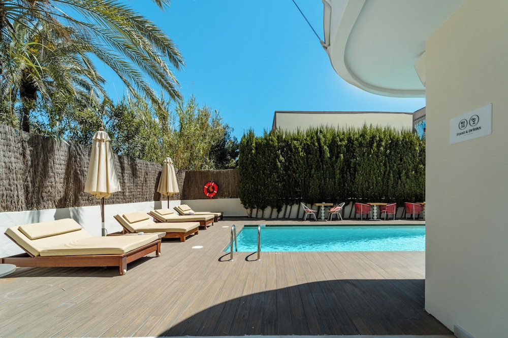 

Lamezia Terme - Cala Llonga - El Hotel Pacha