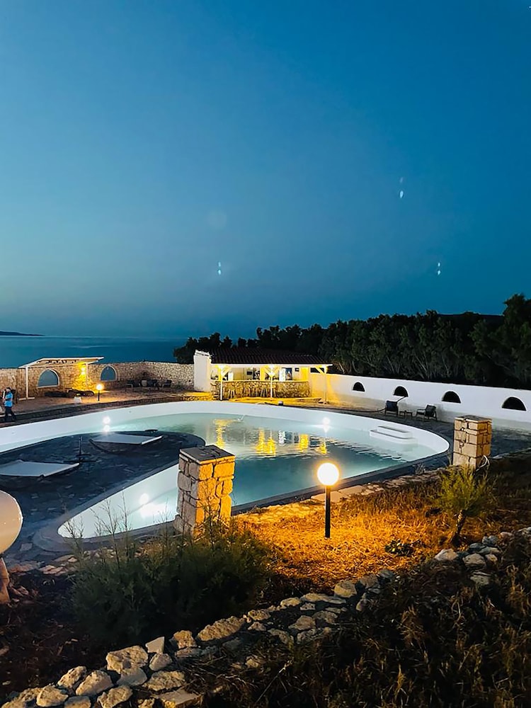 

Pisa - Sitia - Lassion Beach Hotel